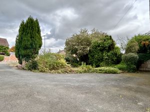 Front Garden/Driveway- click for photo gallery